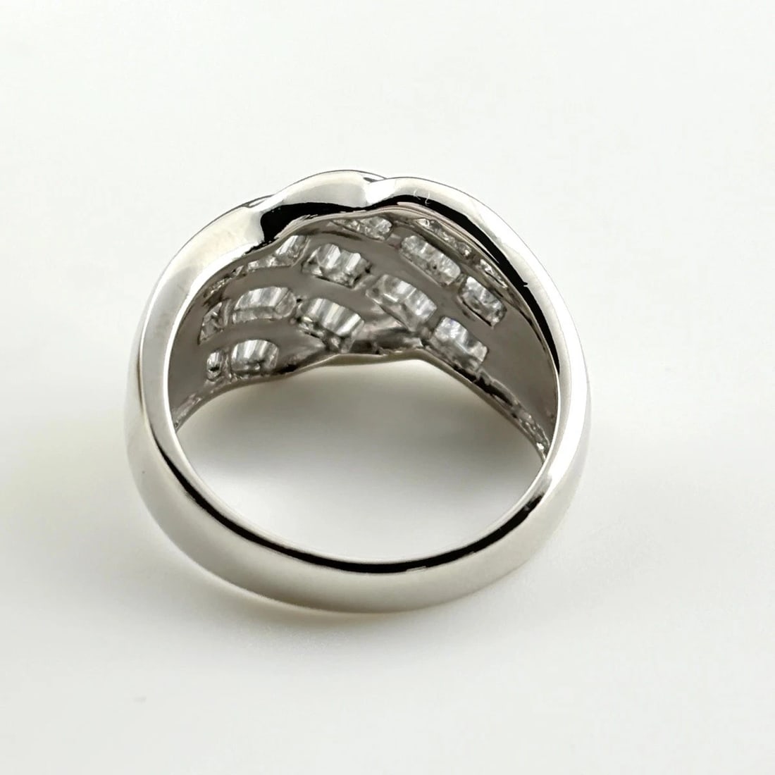 MELEE DIAMOND DESIGN PLATINUM RING - 4
