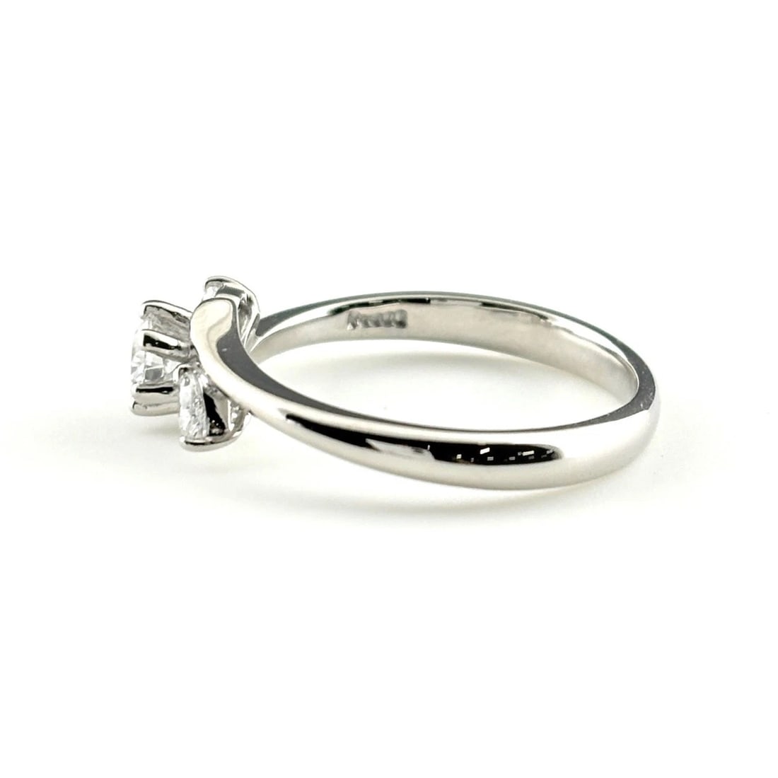 MELEE DIAMOND DESIGN PLATINUM RING - 4