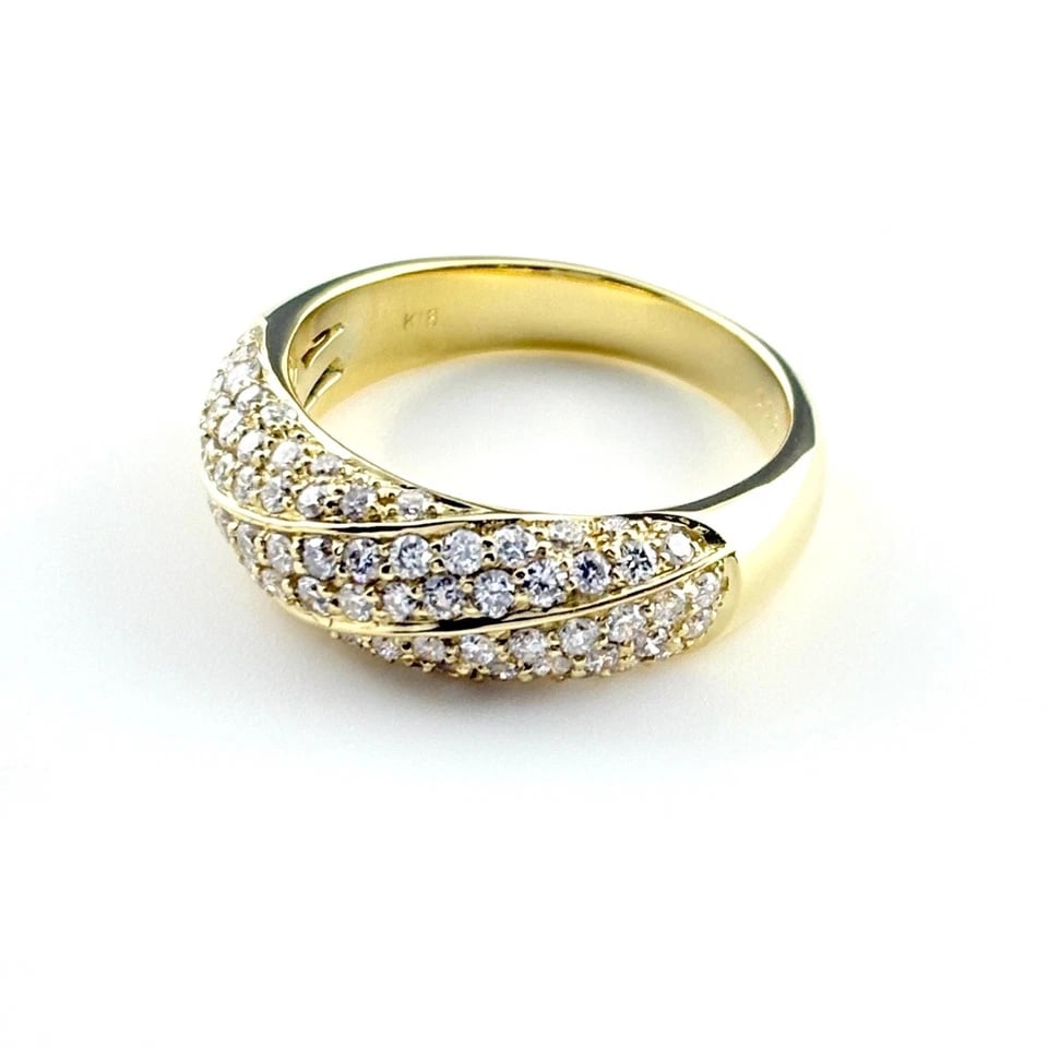 MELEE DIAMOND DESIGN YELLOWGOLD RING: melee diamond design YellowGold Ring Brand: Unbranded Type/Style: Ring Material: 18KYellowGold, Main Stone/Creation Natural Color: YellowGold Size: US 6.5 Accessories: None Accessories Not