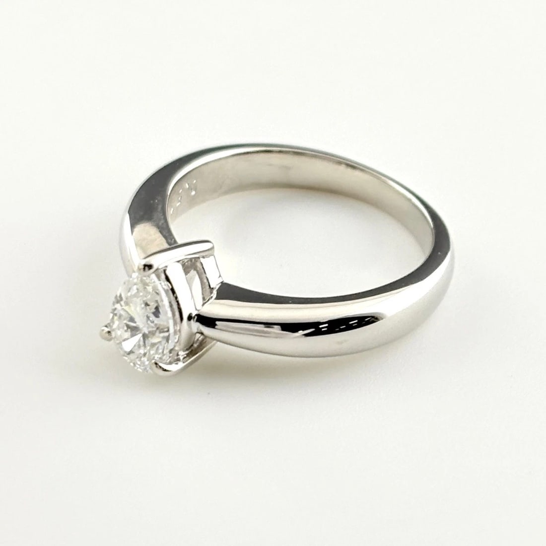 TASAKI DIAMOND RING PLATINUM RING PT900DIAMOND: TASAKI Diamond Ring Platinum Ring Pt900diamond Brand: TASAKI Type/Style: Ring Material: Pt900, Main Stone/Creation Natural Color: Silver Size: US 4 to 4.5 Accessories: None Accessories Not
