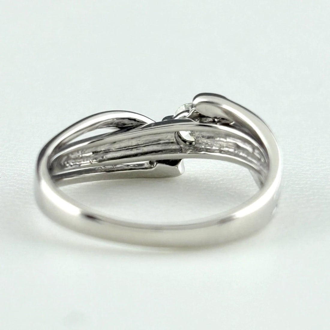 MELEE DIAMOND DESIGN PLATINUM RING - 4