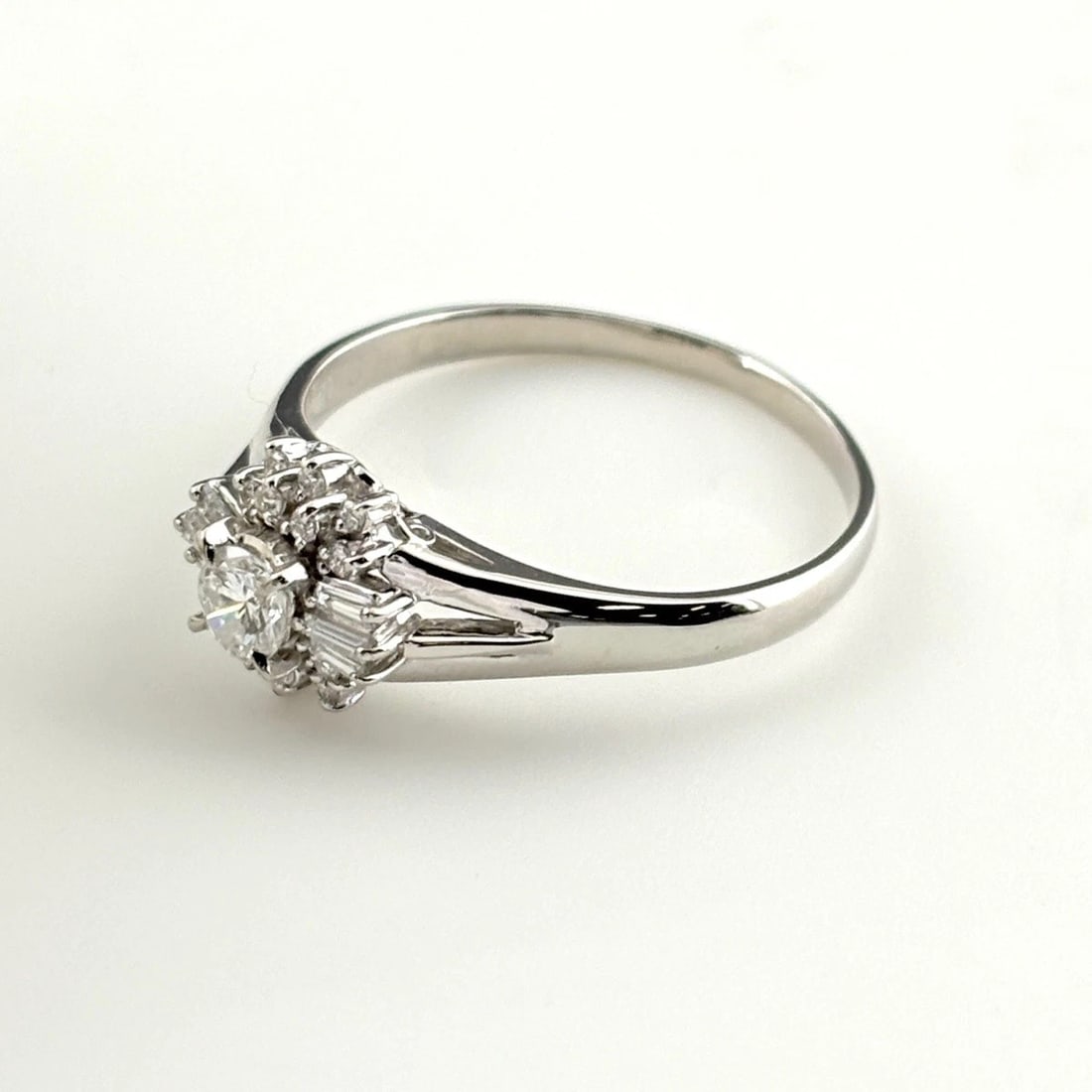 DIAMOND DESIGN RING PLATINUM MELEE RING - 3