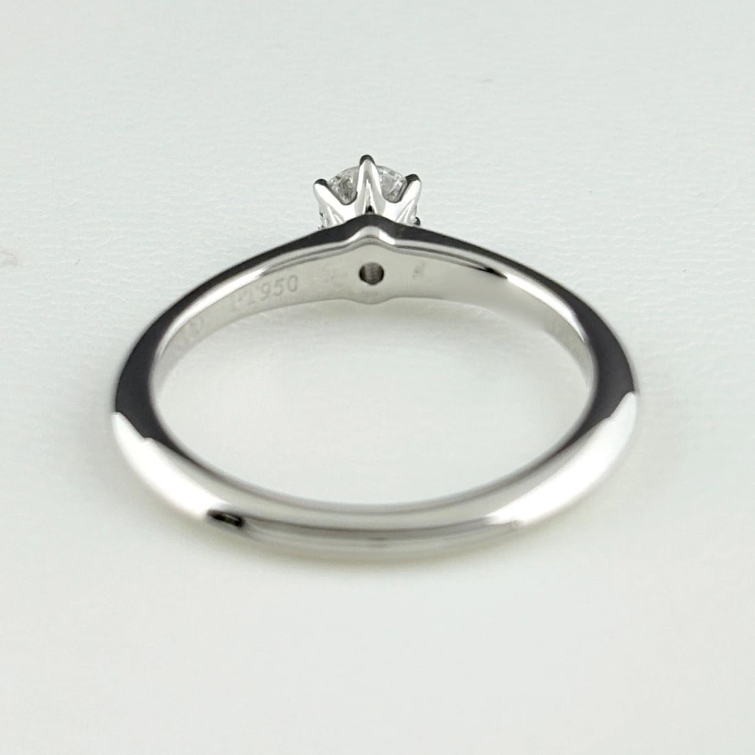 TIFFANY&CO. SOLITAIRE PLATINUM RING - 4