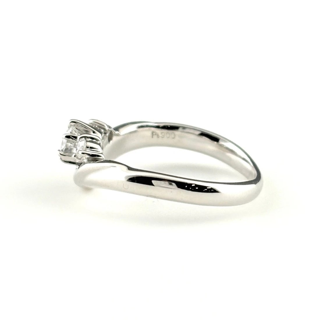 MELEE DIAMOND DESIGN PLATINUM RING - 4