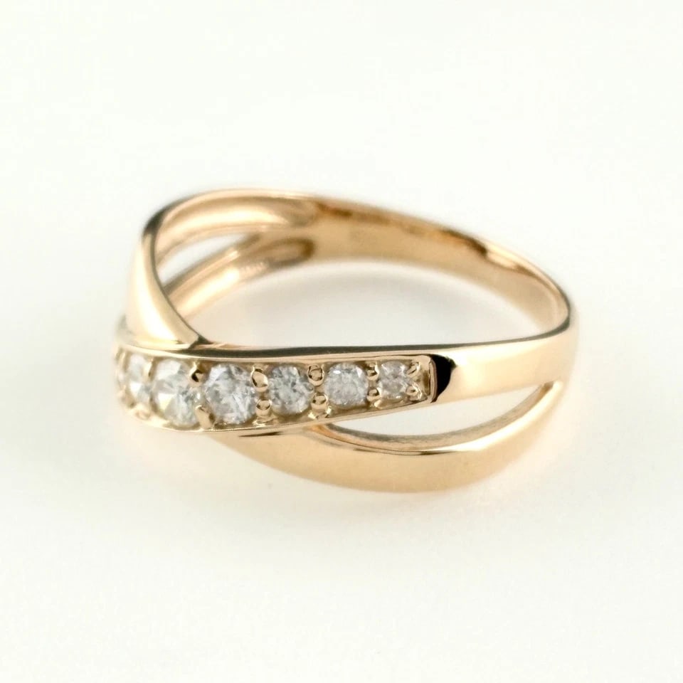 MELEE DIAMOND DESIGN RING PG: melee diamond design ring PG Brand: Unbranded Type/Style: Ring Material: 18KPG, Main Stone/Creation Natural Color: PG Size: US 9.5 Accessories: None Accessories Notice: When purchasing pre-owned