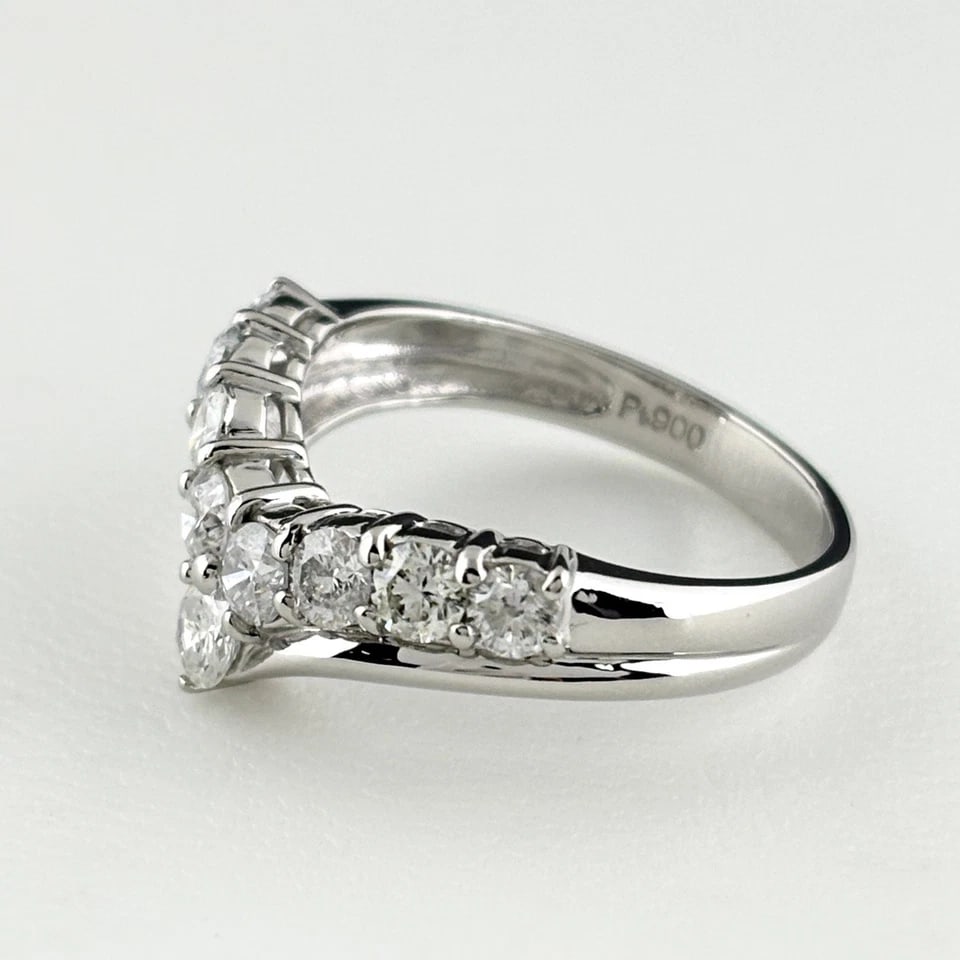 MELEE DIAMOND DESIGN PLATINUM RING: melee diamond design Platinum Ring Brand: Unbranded Type/Style: Ring Material: Platinum900, Main Stone/Creation Natural Color: None Size: US 6.5 to 7 Accessories: None Accessories Notice: When