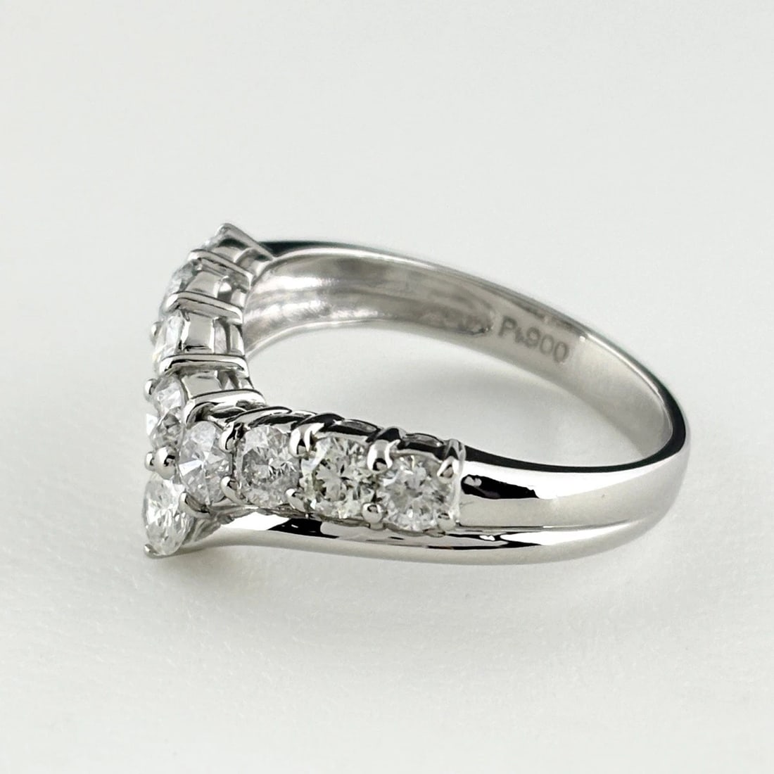 MELEE DIAMOND DESIGN PLATINUM RING - 3