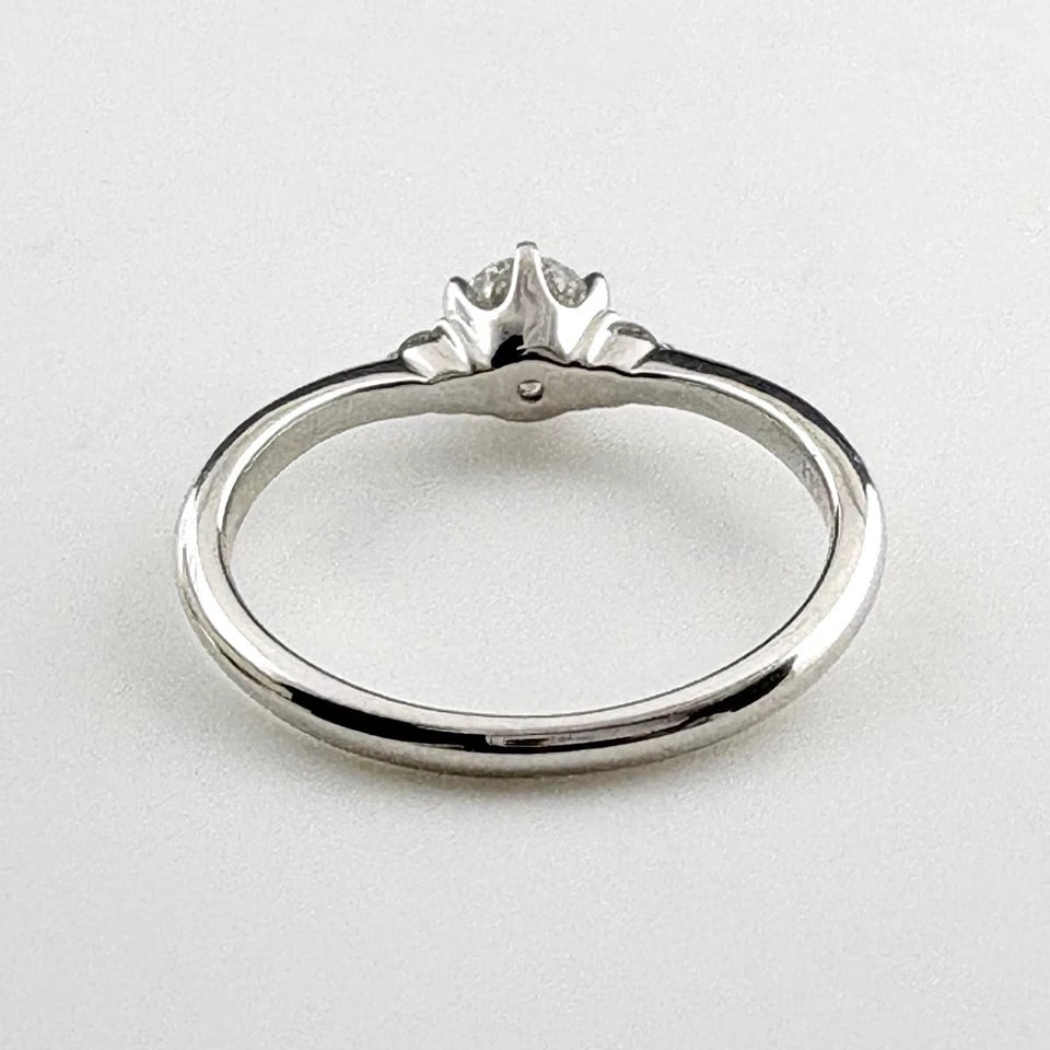 DIAMOND DESIGN PLATINUM RING - 2