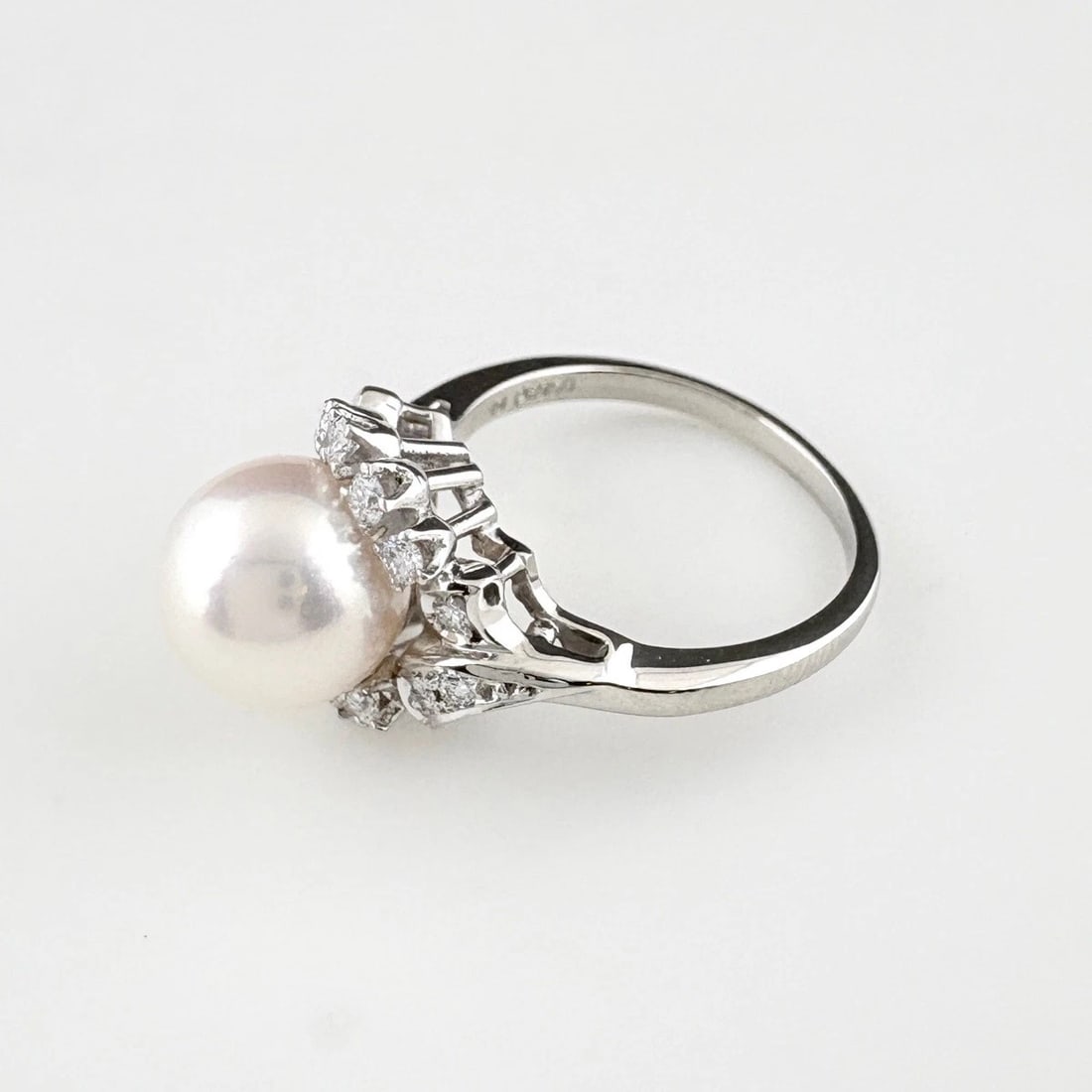 MIKIMOTO DIAMOND RING PT950 PEARL: MIKIMOTO diamond Ring Pt950 Pearl Brand: MIKIMOTO Type/Style: Ring Material: Pt950, Main Stone/Creation Pearl diamond Color: Silver Size: US 4.5 to 5 Accessories: None Accessories Notice: When