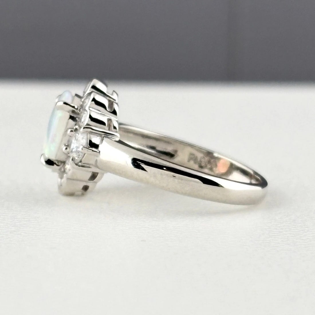 OPAL DESIGN PLATINUM MELEE DIAMOND RING - 4