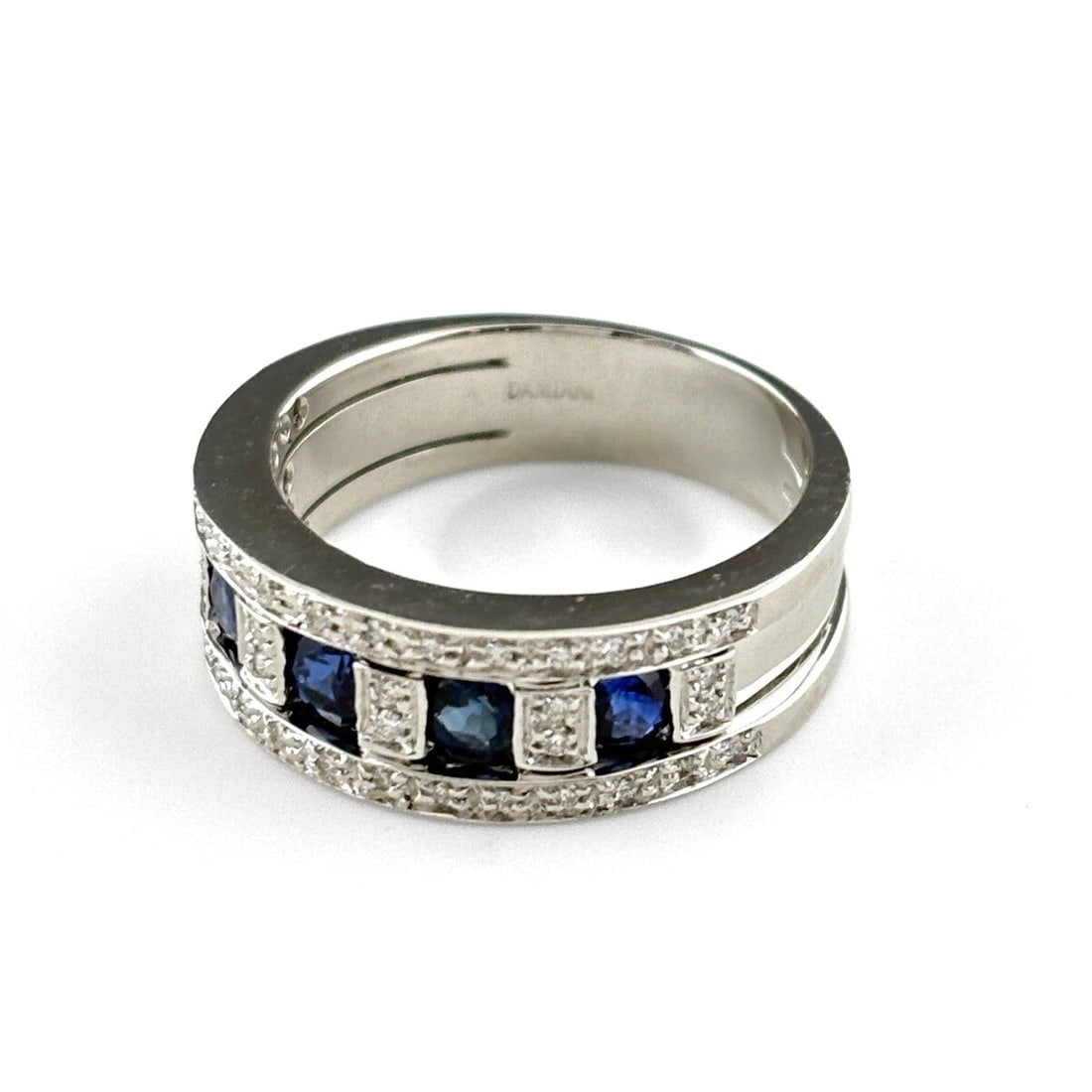 DAMIANI BELL EPOCH SAPPHIRE MELEE DIAMOND RING: Damiani Bell epoch sapphire melee diamond Ring Brand: Damiani Type/Style: Ring Material: 750, Main Stone/Creation Sapphire Diamond Color: Size: US 6.5 to 7 Accessories: None Accessories No