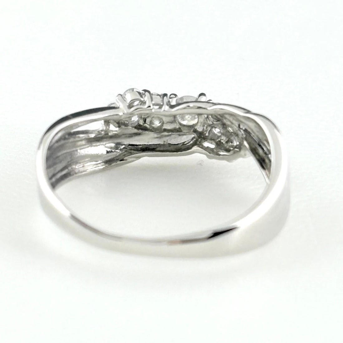 MELEE DIAMOND DESIGN PLATINUM RING - 5