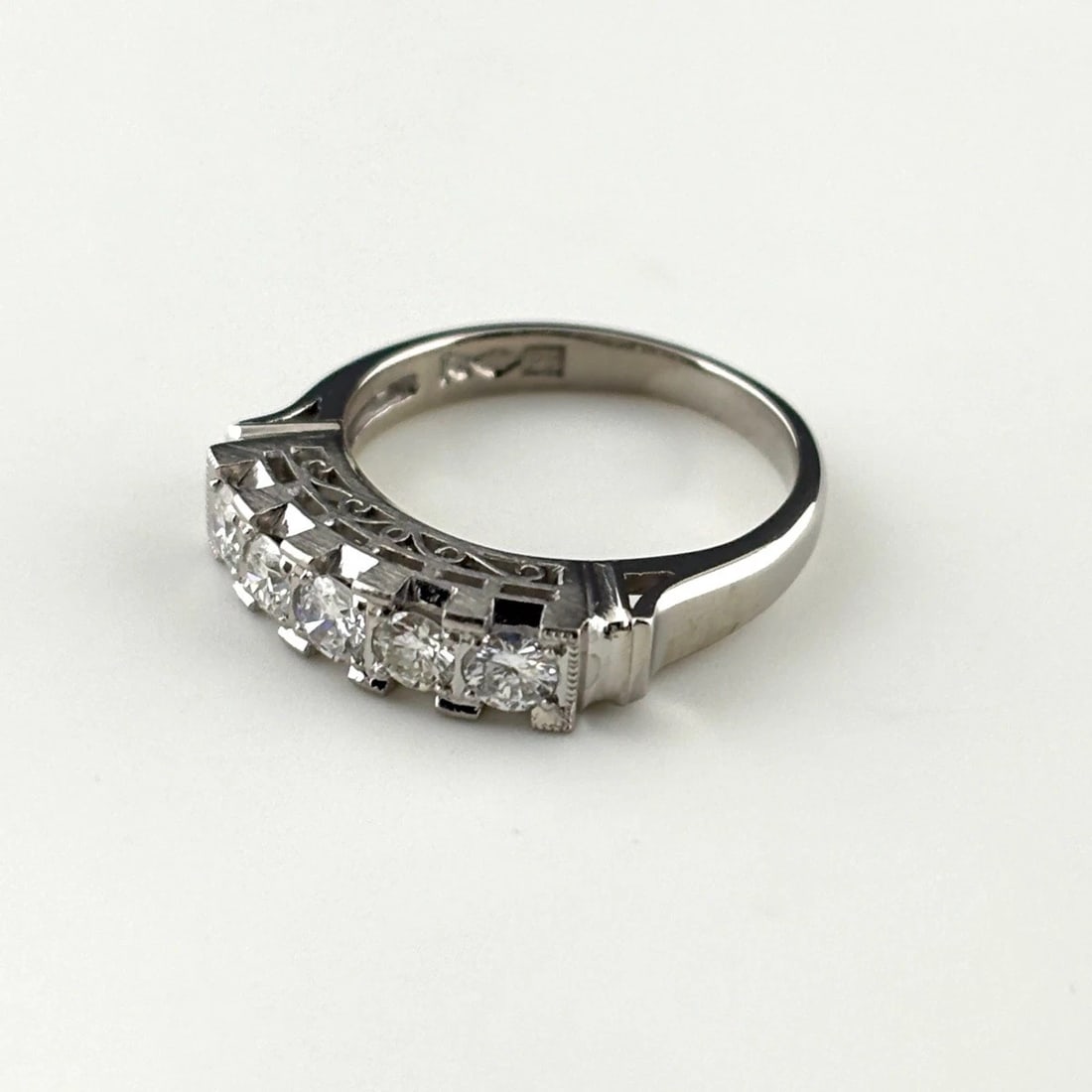 MELEE DIAMOND DESIGN PLATINUM RING: melee diamond design Platinum Ring Brand: Unbranded Type/Style: Ring Material: Platinum900, Main Stone/Creation Natural Color: None Size: US 5.5 to 6 Accessories: None Accessories Notice: