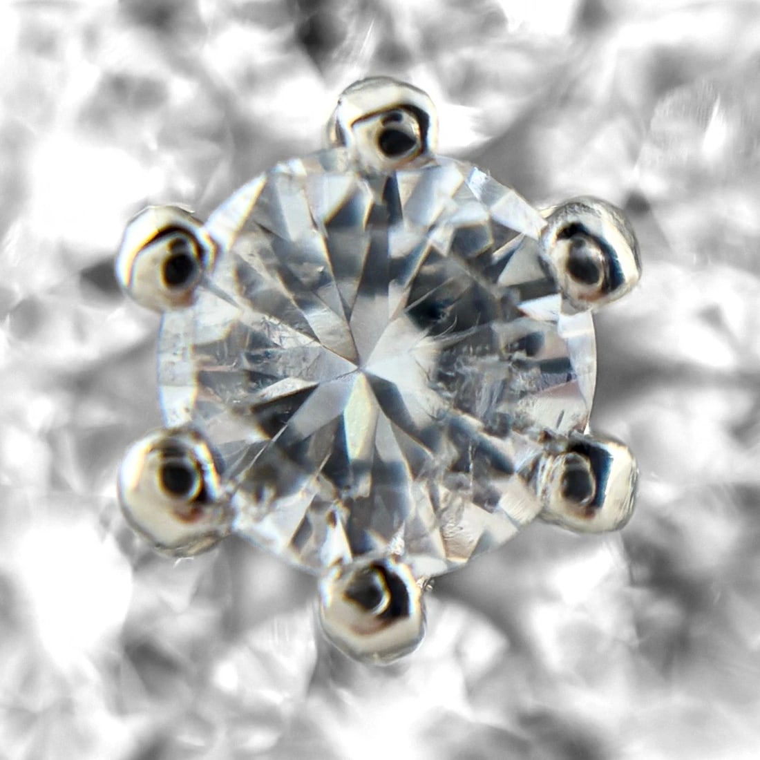 MELEE DIAMOND DESIGN PLATINUM RING - 2