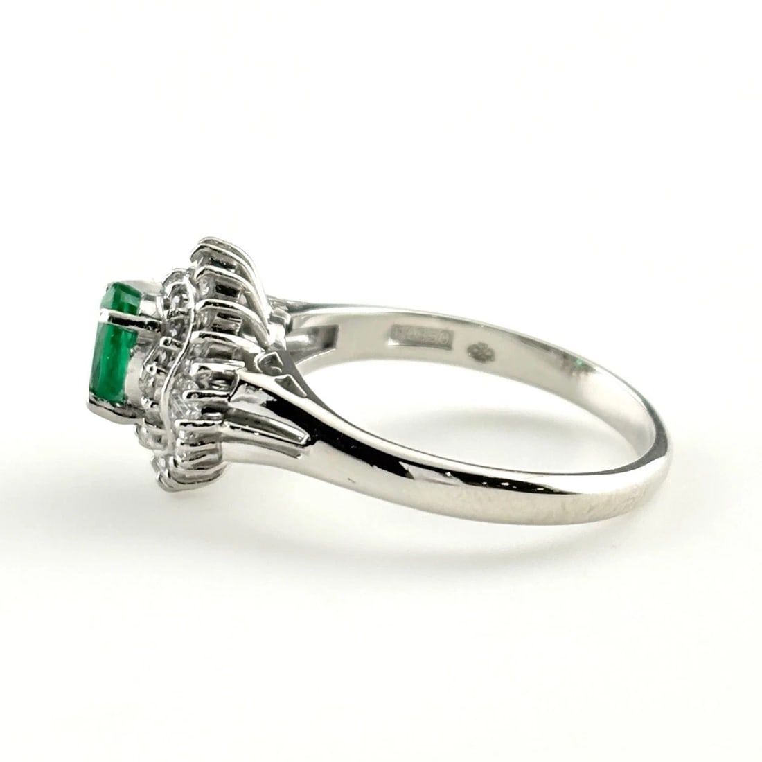EMERALD DESIGN PLATINUM MELEE DIAMOND RING - 4