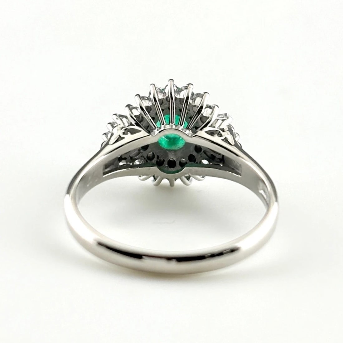 EMERALD DESIGN PLATINUM MELEE DIAMOND RING - 5