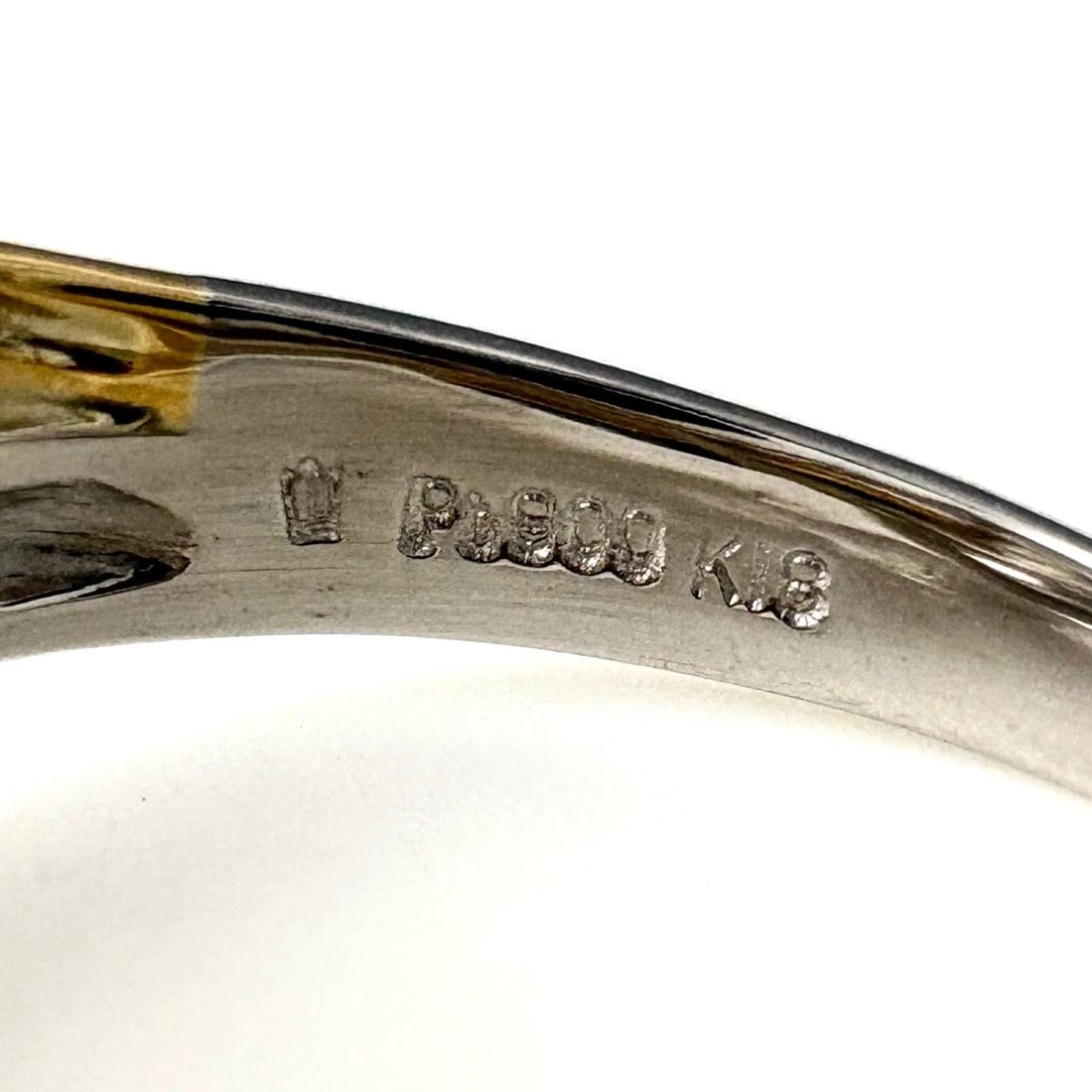 FLOWER MOTIF DESIGNPLATINUM YELLOWGOLD RING MELEE DIAMOND: flower motif designPlatinum YellowGold Ring Melee Diamond Brand: Unbranded Type/Style: Ring Material: 18KPt900, Main Stone/Creation Natural Color: silver Size: US 7.5 to 8 Accessories: None
