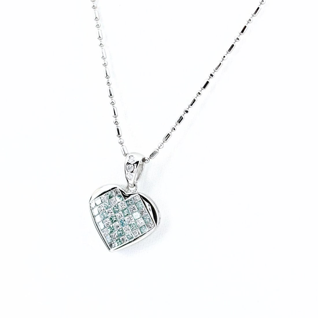 HEART MOTIF DESIGN NECKLACE PLATINUM PENDANT MELEE DIAMOND: Heart motif design Necklace Platinum pendant melee diamond Brand: Unbranded Type/Style: Necklace Material: Pt900 Pt850Pt900 Pt850, Main Stone/Creation Natural Color: None Size: Chain / code