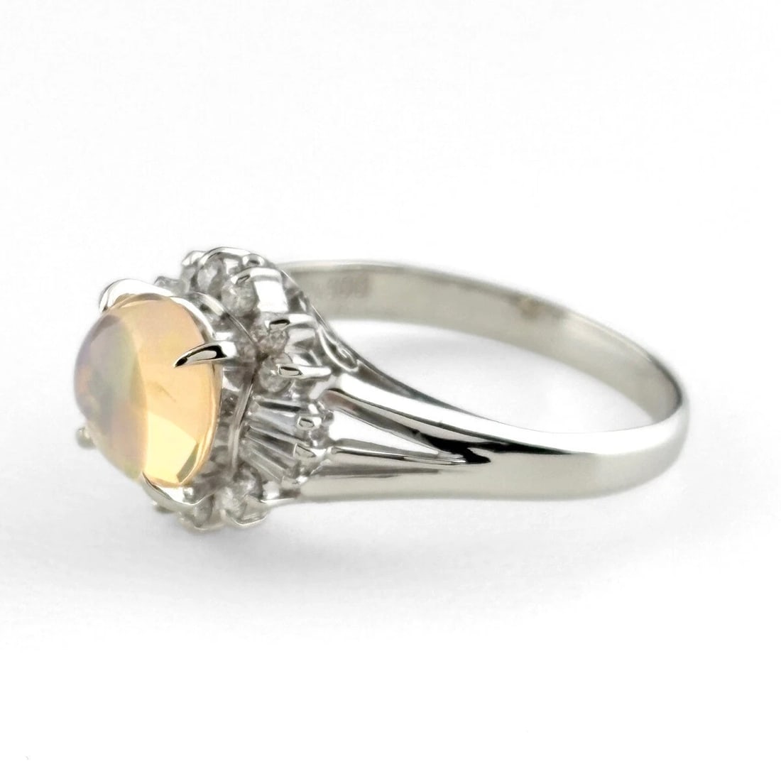 OPAL DESIGN PLATINUM MELEE DIAMOND RING - 3