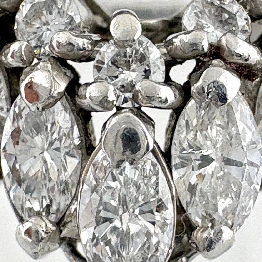 MELEE DIAMOND DESIGN PLATINUM RING - 2