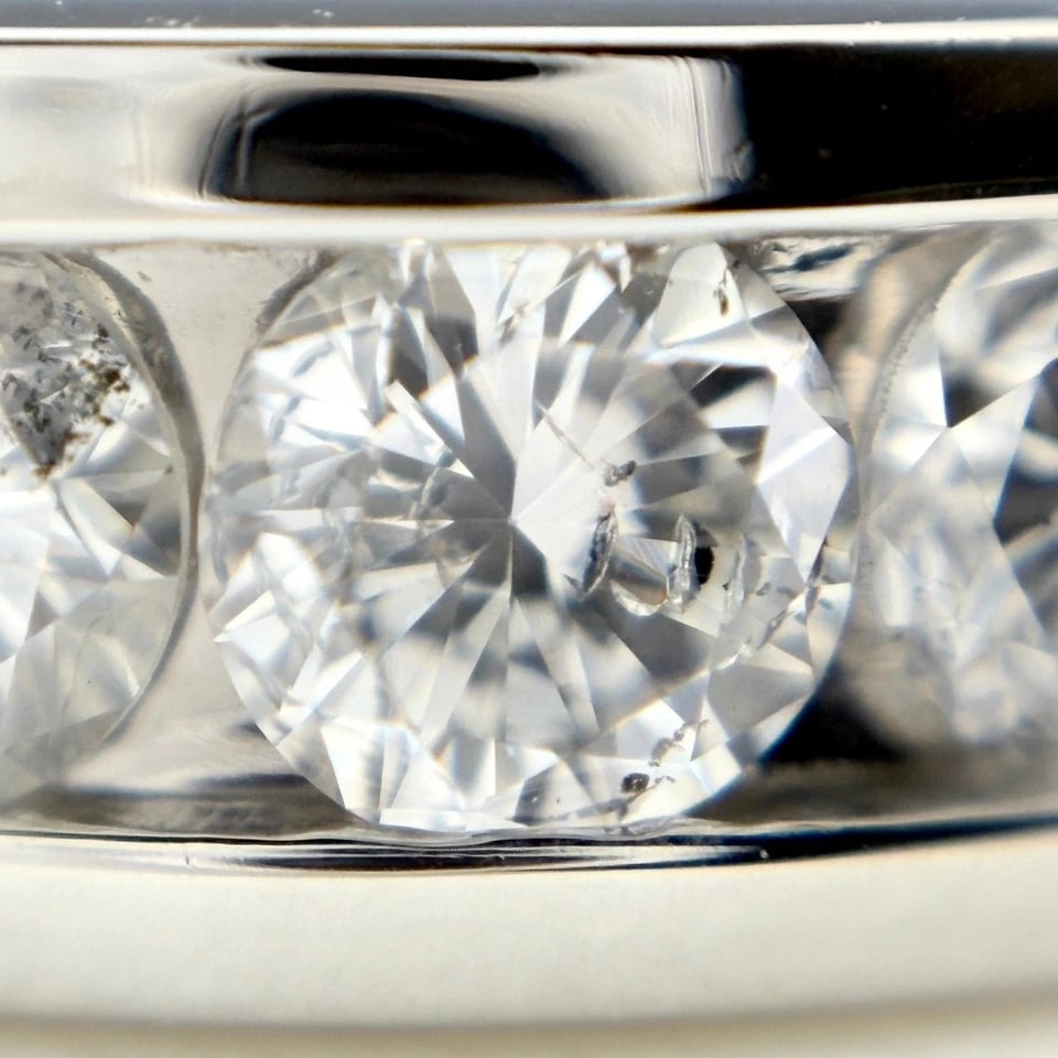 MELEE DIAMOND DESIGN PLATINUM RING - 3