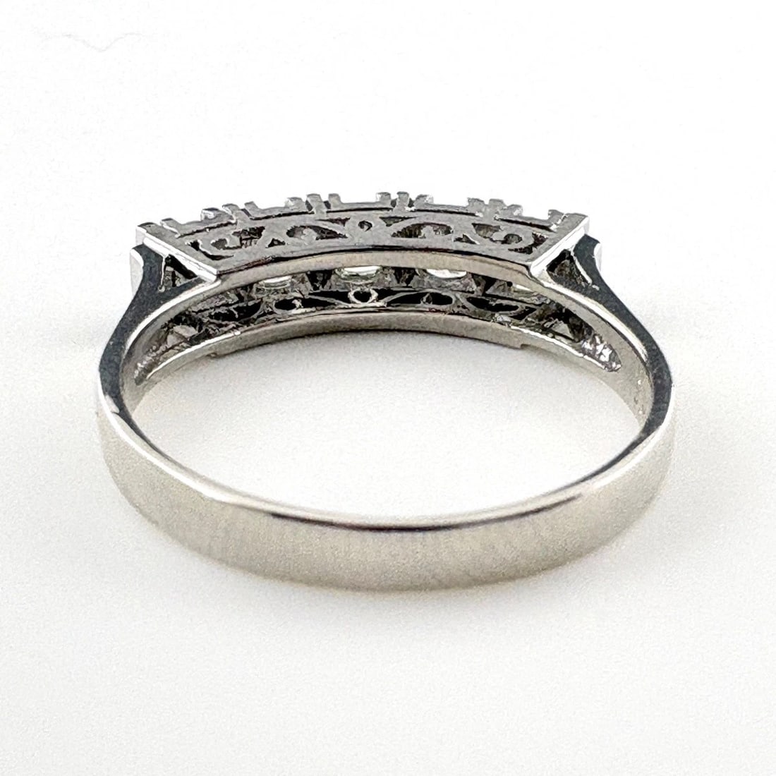 MELEE DIAMOND DESIGN PLATINUM RING - 2