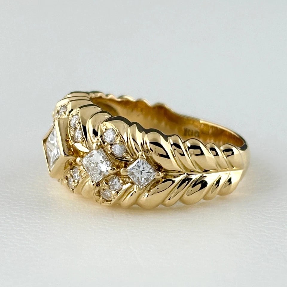 MELEE DIAMOND DESIGN YG YELLOWGOLD RING: melee diamond design YG YellowGold Ring Brand: Unbranded Type/Style: Ring Material: 18K YG, Main Stone/Creation Natural Color: YG Size: US 6.5 Accessories: None Accessories Notice: When purchasing