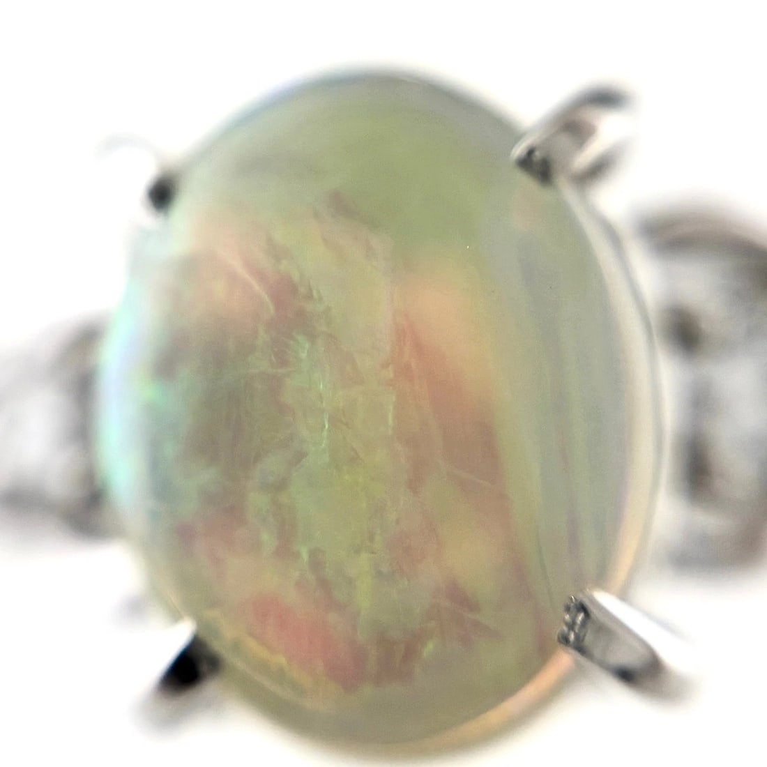 OPAL DESIGN PLATINUM MELEE DIAMOND RING: opal design Platinum melee diamond Ring Brand: Unbranded Type/Style: Ring Material: Pt900, Main Stone/Creation opal diamond Color: None Size: US 5.5 Accessories: None Accessories Notice: When