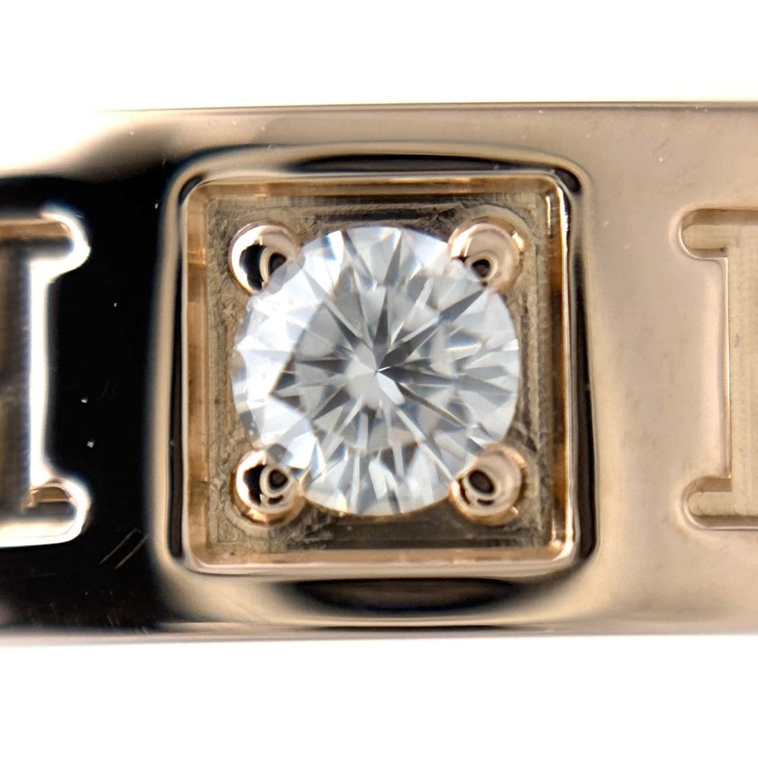 BVLGARI BVLGARI DOUBLE LOGO RING PG: BVLGARI BVLGARI Double Logo Ring PG Brand: BVLGARI Type/Style: Ring Material: 750 Pink Gold, Main Stone/Creation Natural Color: Pink Gold Size: US 4 to 4.5 Accessories: None Accessories No