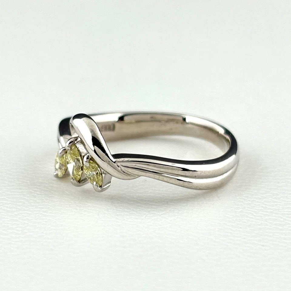 MELEE DIAMOND DESIGN PLATINUM RING: melee diamond design Platinum Ring Brand: Unbranded Type/Style: Ring Material: Platinum900, Main Stone/Creation Natural Color: None Size: US 6.5 to 7 Accessories: None Accessories Notice: When