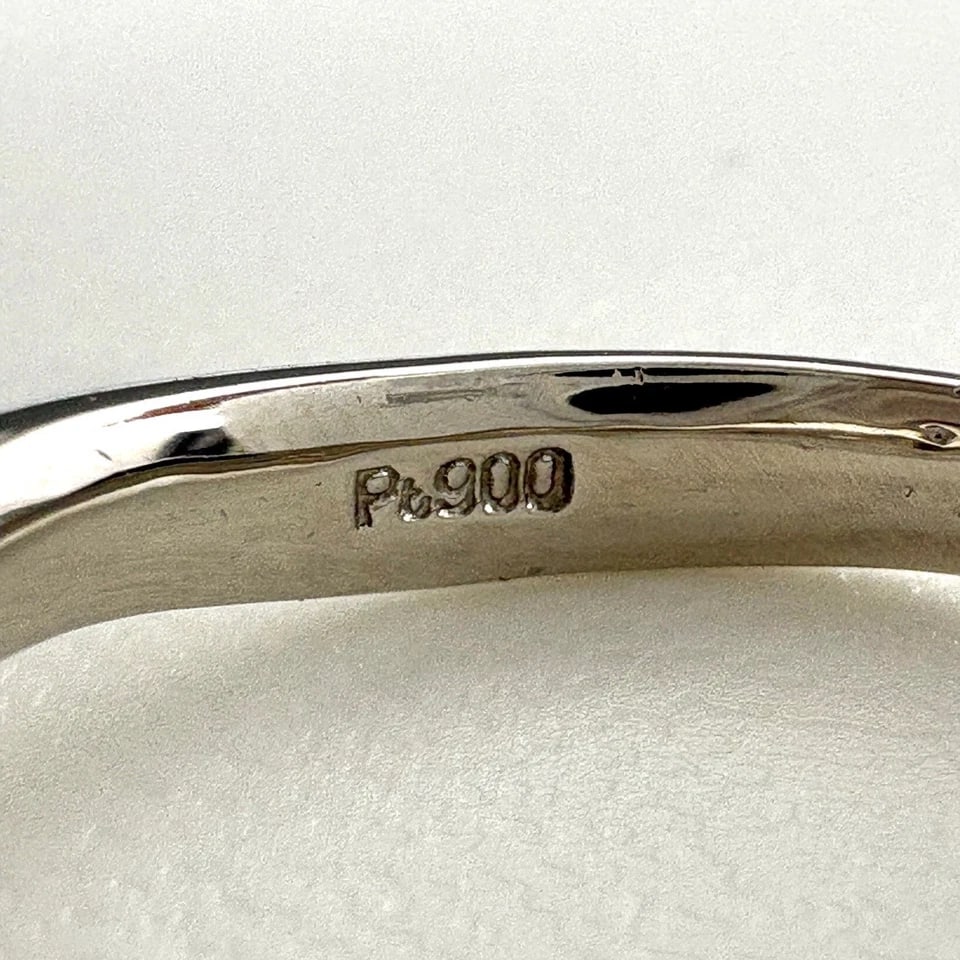 MELEE DIAMOND DESIGN PLATINUM RING - 2