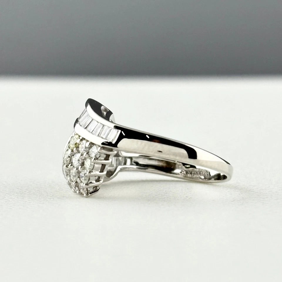 MELEE DIAMOND DESIGNPLATINUM RING - 3