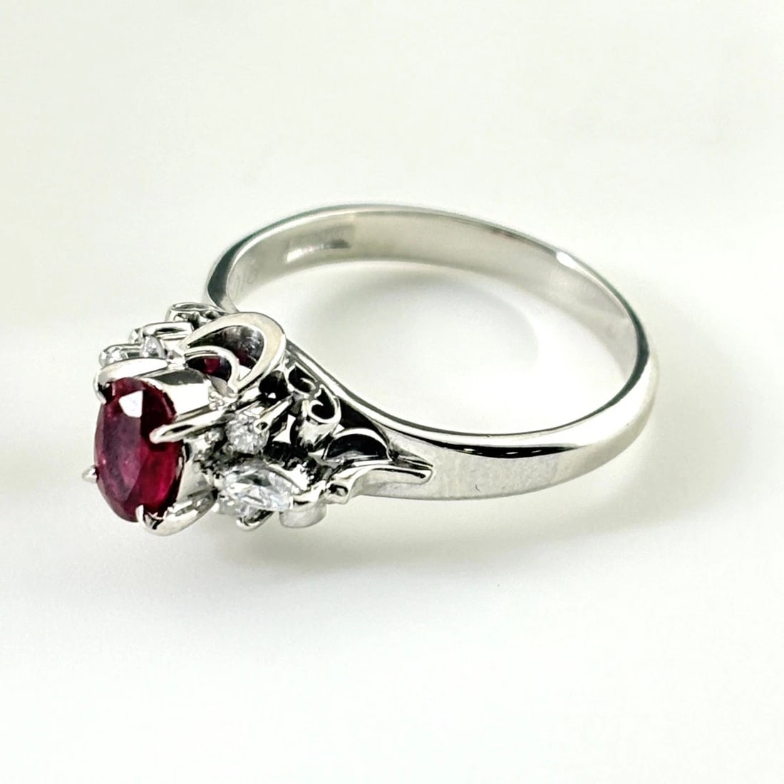 RUBY DESIGN PLATINUM MELEE DIAMOND RING - 2