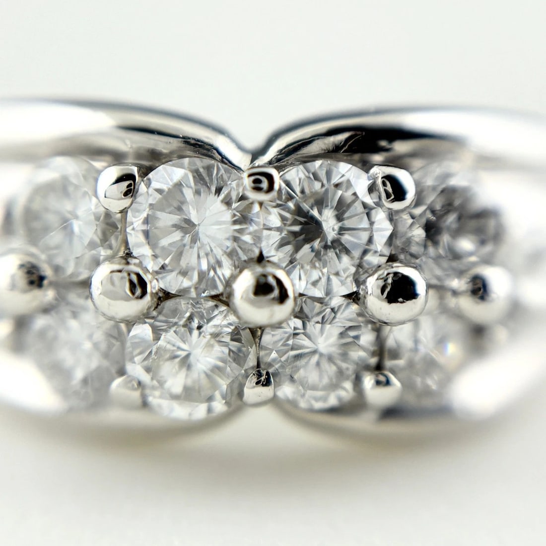 MELEE DIAMOND DESIGN PLATINUM RING - 2