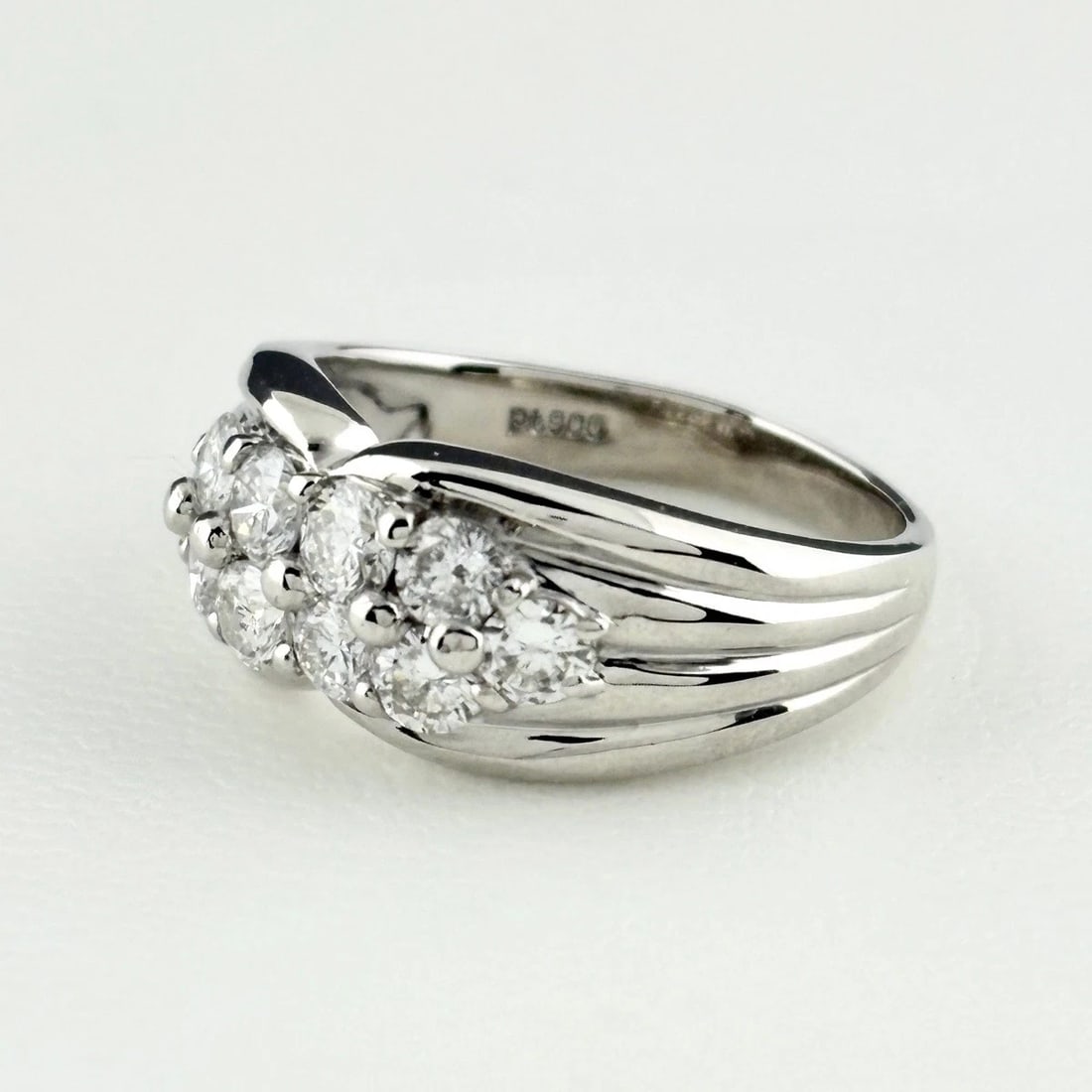 MELEE DIAMOND DESIGN PLATINUM RING - 3
