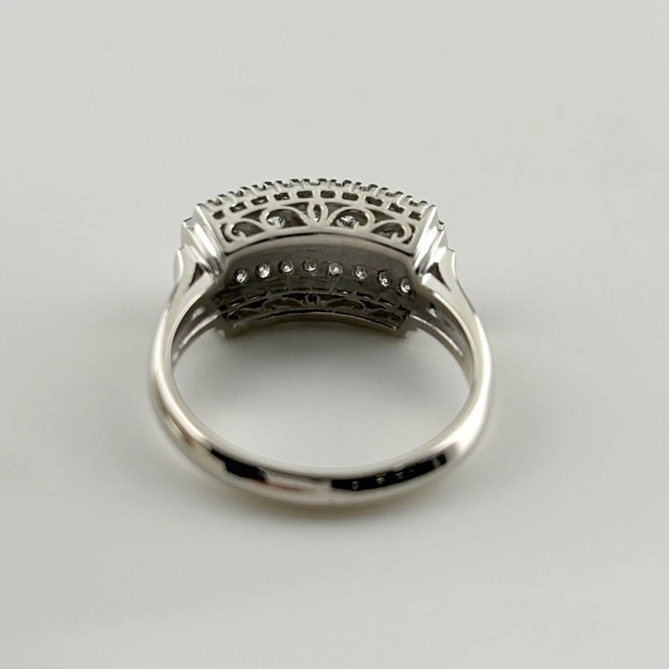 MELEE DIAMOND DESIGN PLATINUM RING - 2