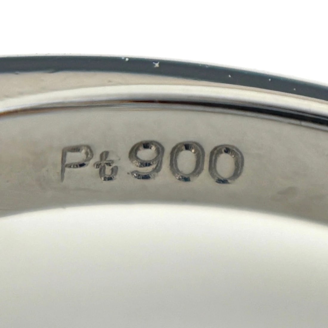 DIAMOND DESIGN PLATINUM MELEE RING - 2