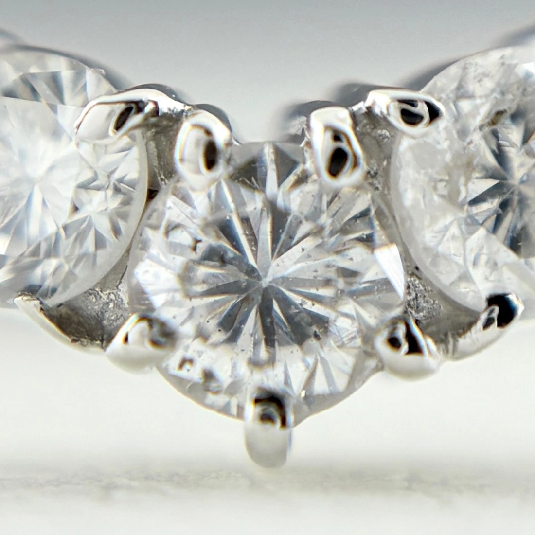 MELEE DIAMOND DESIGN PLATINUM RING - 2