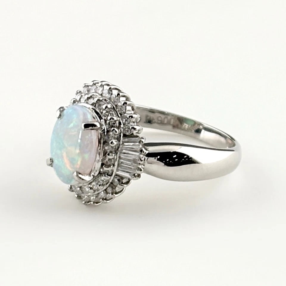 OPAL DESIGN PLATINUM MELEE DIAMOND RING: opal design Platinum melee diamond Ring Brand: Unbranded Type/Style: Ring Material: Pt900, Main Stone/Creation opal diamond Color: None Size: US 4.5 to 5) Accessories: None Accessories Notice: When