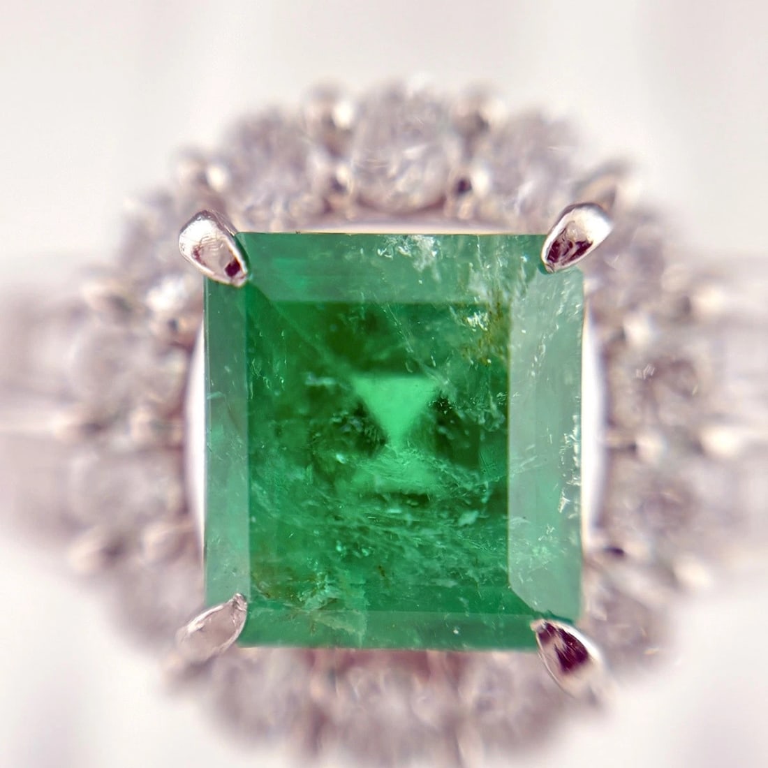 EMERALD DESIGN PLATINUM MELEE DIAMOND RING: emerald design Platinum melee diamond Ring Brand: Unbranded Type/Style: Ring Material: Pt900, Main Stone/Creation Emerald diamond Color: None Size: US 6.5 Accessories: None Accessories Not