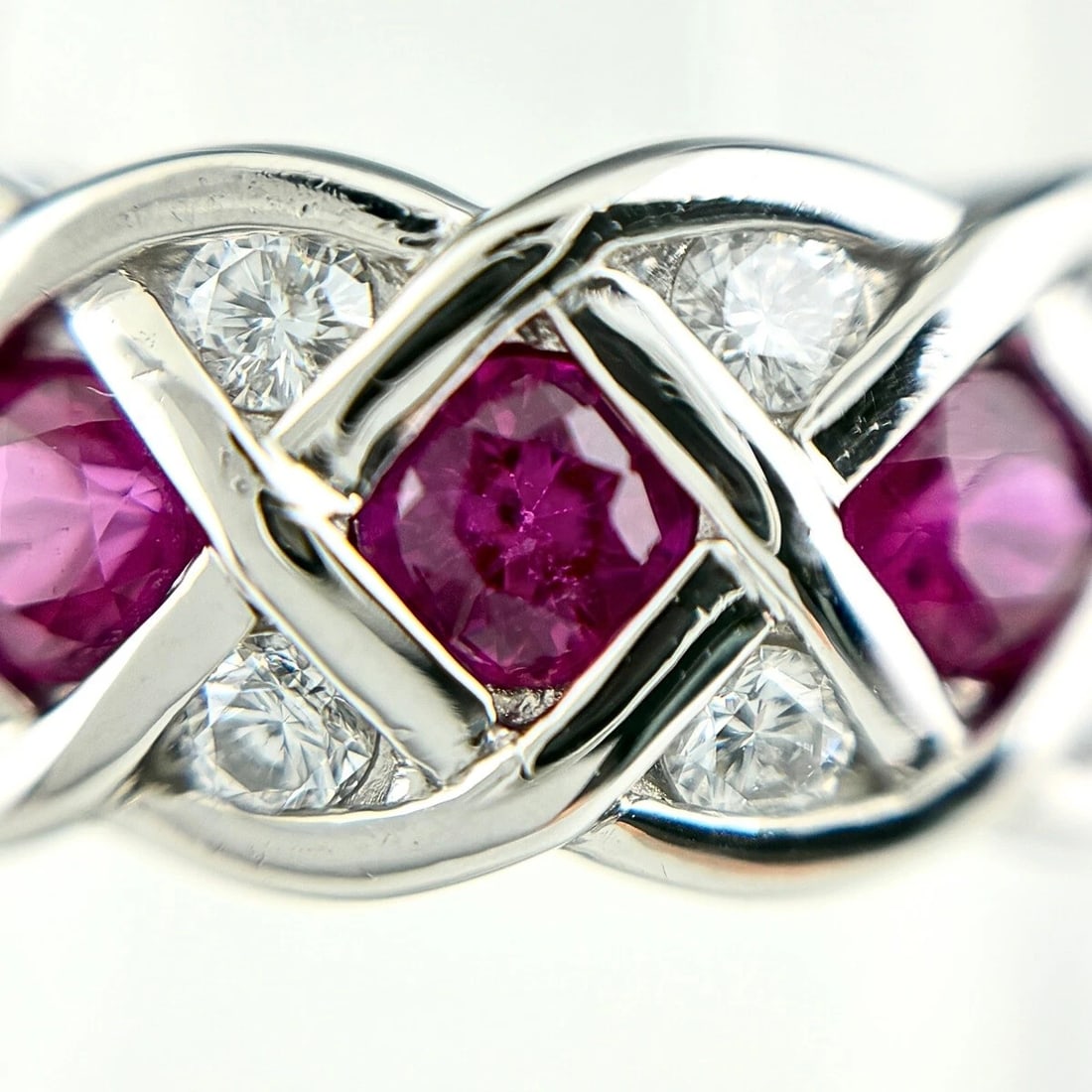 RUBY DESIGN PLATINUM MELEE DIAMOND RING: ruby design Platinum melee diamond Ring Brand: Unbranded Type/Style: Ring Material: Platinum900, Main Stone/Creation Ruby Diamond Color: None Size: US 6.5 Accessories: None Accessories Notice: When