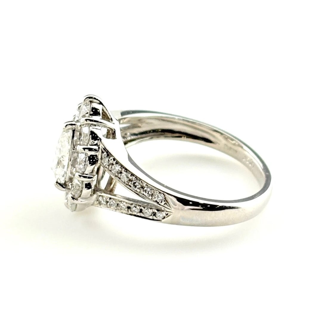 DIAMOND DESIGN PLATINUM RING - 3