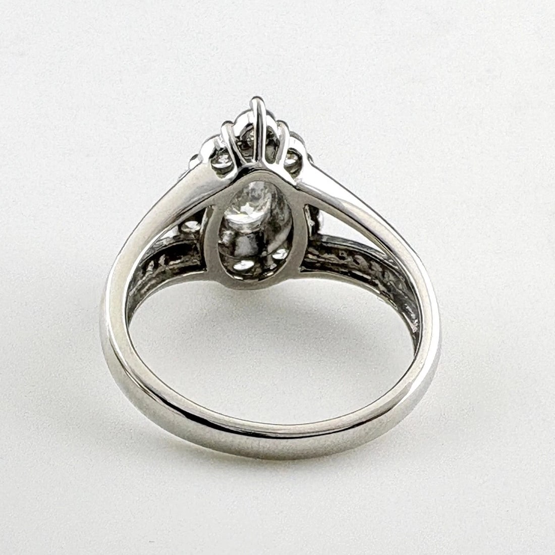 DIAMOND DESIGN PLATINUM RING - 4
