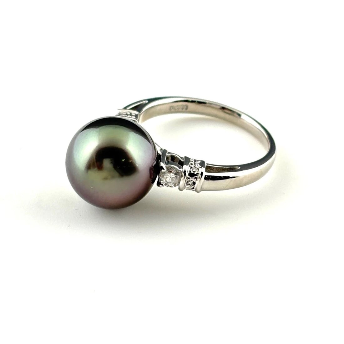 PEARL DESIGN PLATINUM MELEE DIAMOND PEARL RING: pearl design Platinum melee diamond pearl Ring Brand: Unbranded Type/Style: Ring Material: Pt900, Main Stone/Creation Pearl diamond Color: None Size: US 6.5 to 7) Accessories: None Accessories
