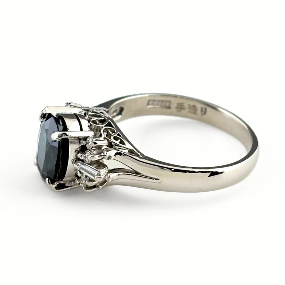 SAPPHIRE DESIGNPLATINUM MELEE DIAMOND RING: sapphire designPlatinum melee diamond Ring Brand: Unbranded Type/Style: Ring Material: Pt900, Main Stone/Creation sapphire diamond Color: None Size: US 6.5 to 7 Accessories: None Accessories Notice: