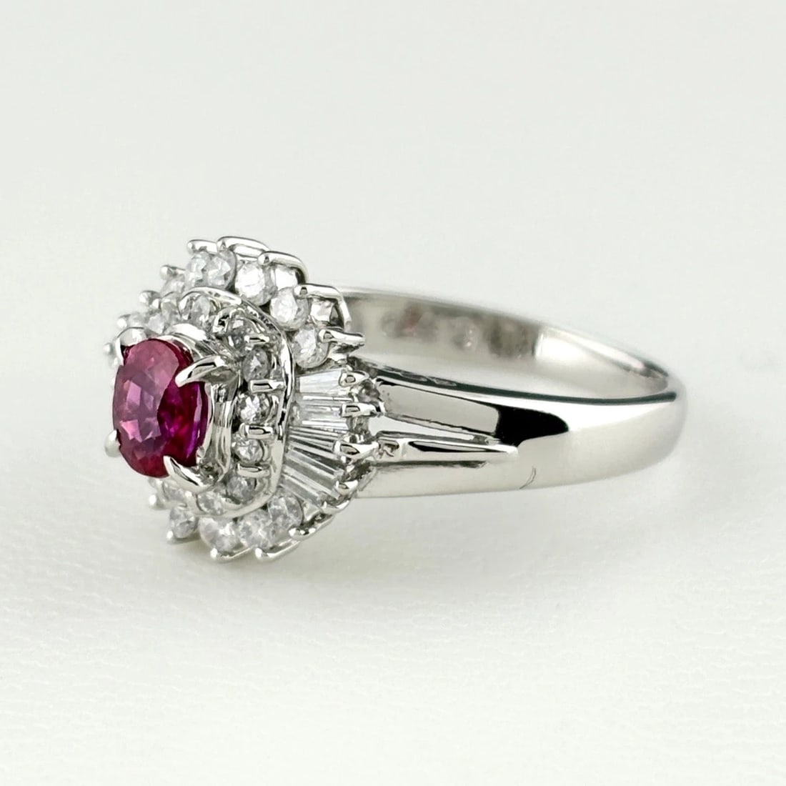 RUBY DESIGN PLATINUM MELEE DIAMOND RING - 3