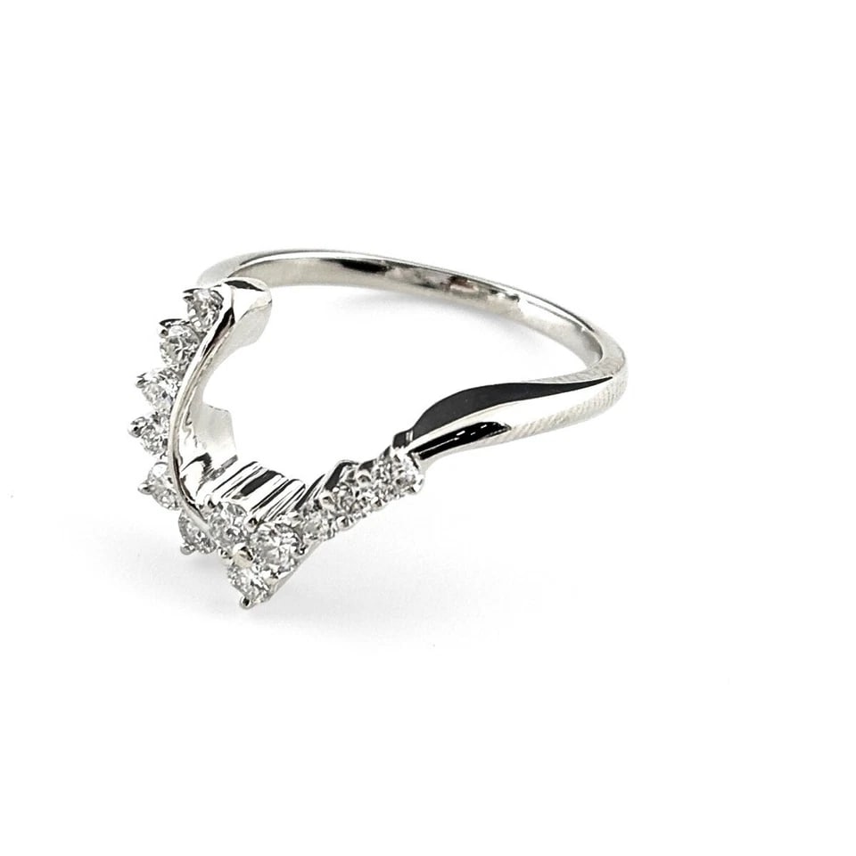 MELEE DIAMOND DESIGN PLATINUM RING: melee diamond design Platinum Ring Brand: Unbranded Type/Style: Ring Material: Platinum900, Main Stone/Creation Natural Color: None Size: US 7 to 7.5 Accessories: None Accessories Notice: