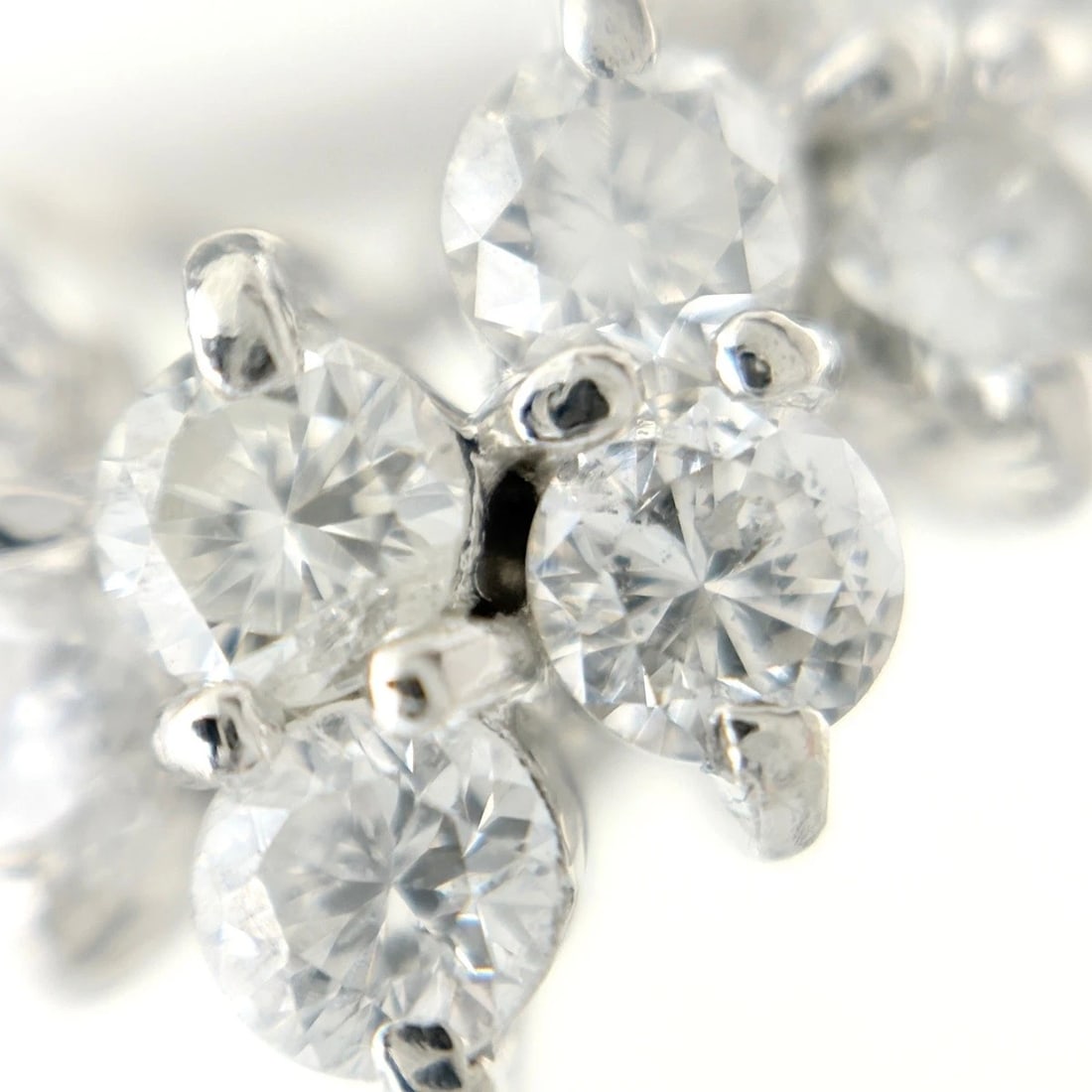 MELEE DIAMOND DESIGN PLATINUM RING - 2