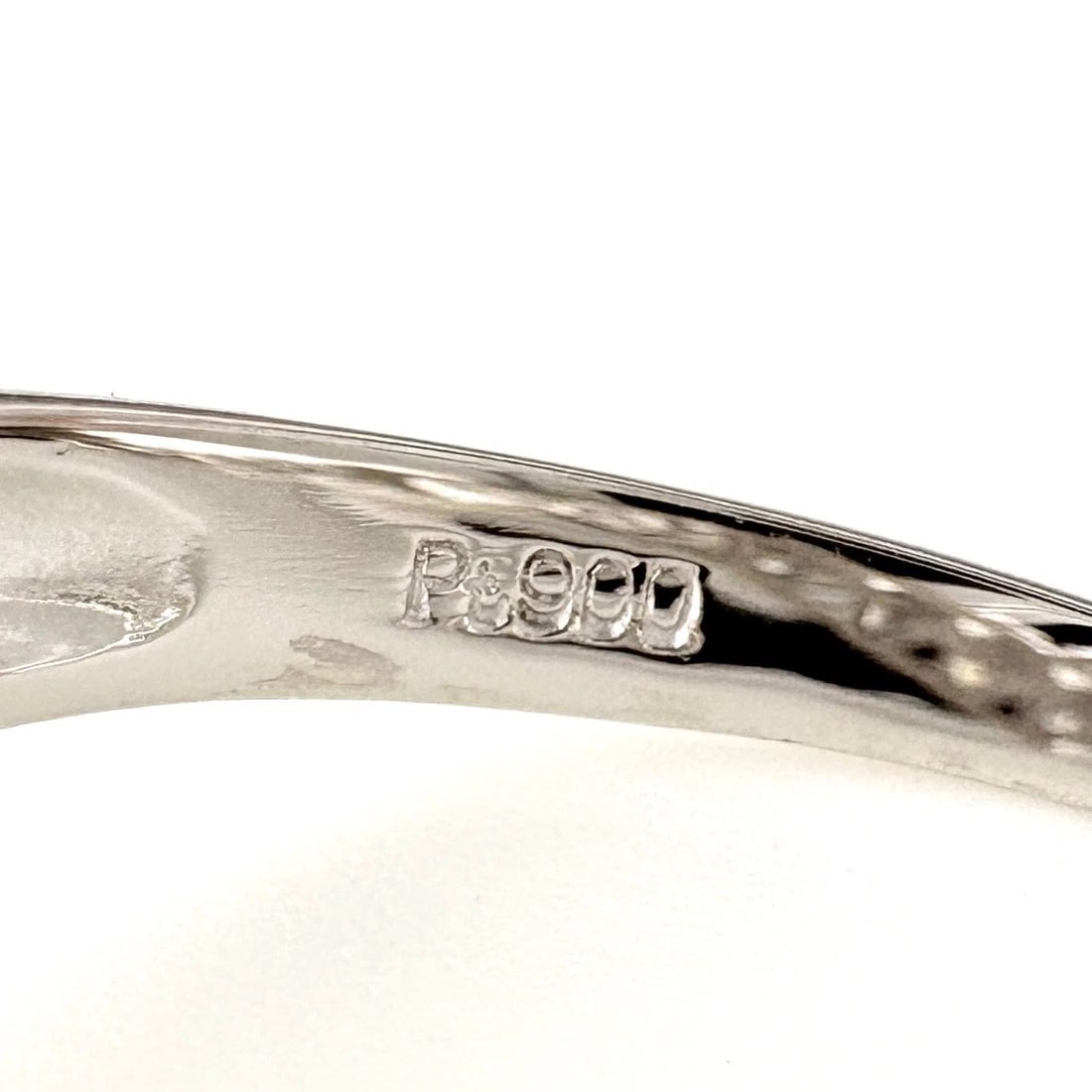 MELEE DIAMOND DESIGN PLATINUM RING - 5