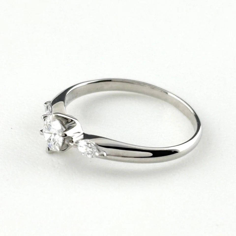 MELEE DIAMOND DESIGN PLATINUM RING: melee diamond design Platinum Ring Brand: Unbranded Type/Style: Ring Material: Pt900, Main Stone/Creation Natural Color: None Size: US 7 to 7.5 Accessories: None Accessories Notice: When p